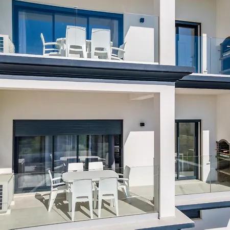 Correeira Luxury Residence T2 A - Albufeira, Pools, Wifi, Bbq, Beach شقة *